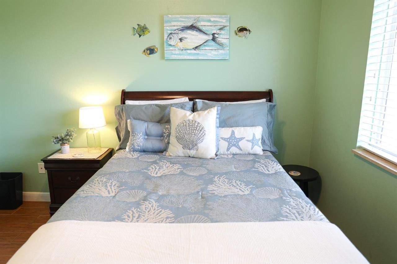 Dolphin Bay In Boca Ciega Resort - 2Br, Pool, Bay View Сент-Питерсберг Экстерьер фото