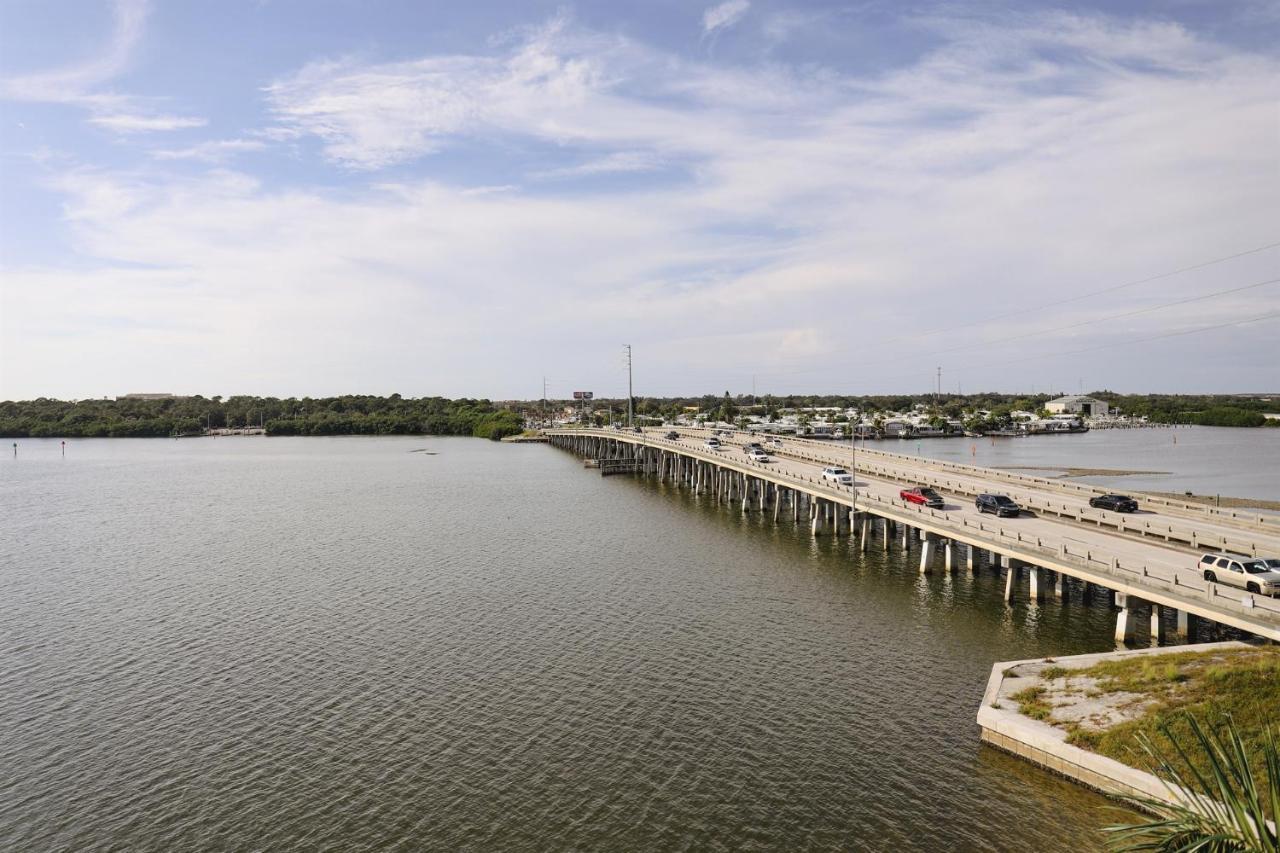 Dolphin Bay In Boca Ciega Resort - 2Br, Pool, Bay View Сент-Питерсберг Экстерьер фото